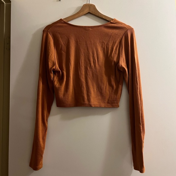 Garage Ruched Front Top - Picture 2 of 4